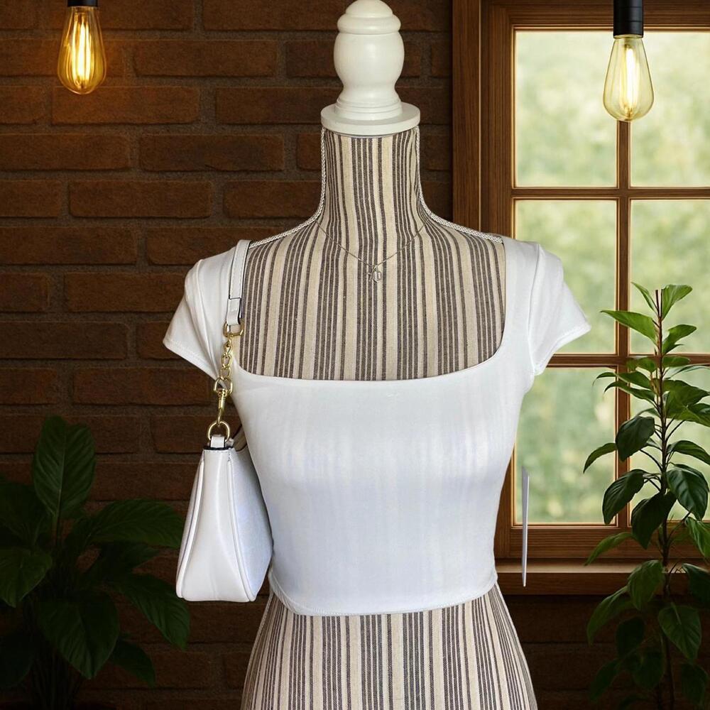 White square neck crop top
